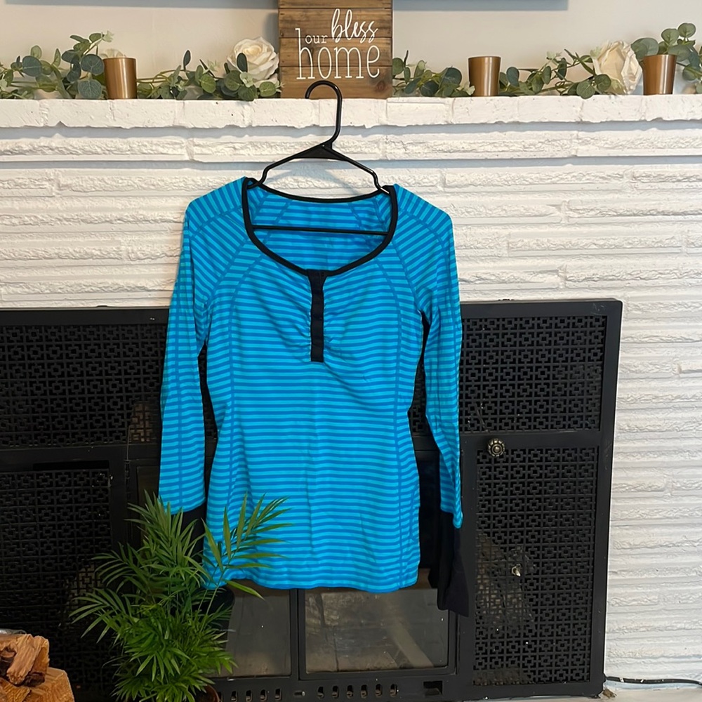 Lululemon running top